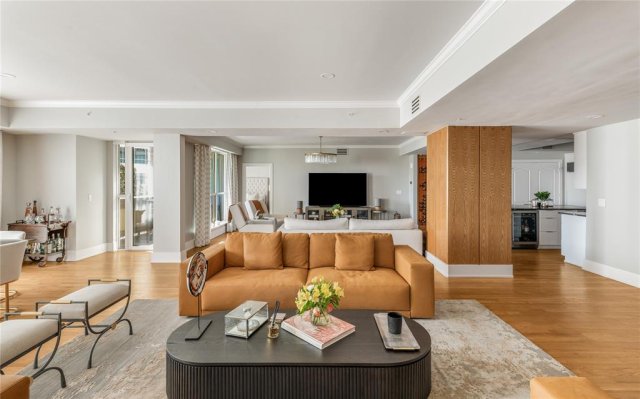 3401 Lee Parkway