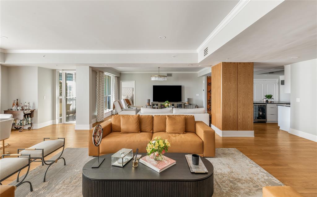 3401 Lee Parkway - Photo 1