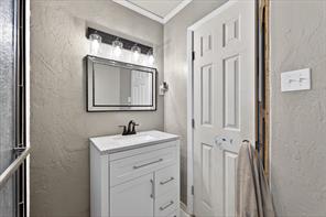 1115 Fisher Street - Photo 10