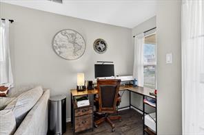 105 Brooks Street - Photo 3
