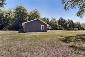1586 Fm 2324 - Photo 3