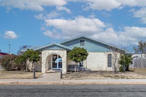 305 W Dallas Street - Photo 3