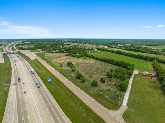20694 N Interstate 35