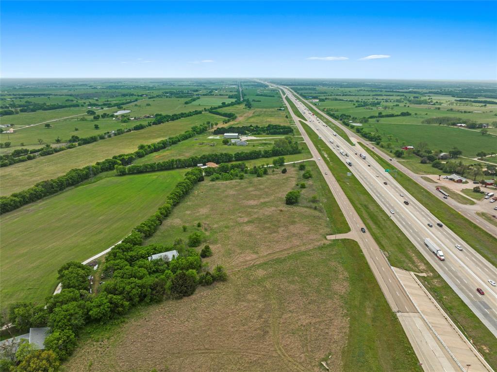 20694 N Interstate 35 - Photo 7