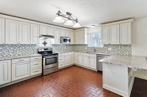 1005 Hopkins Drive - Photo 10