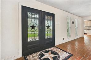 1005 Hopkins Drive - Photo 4
