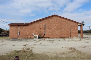 1401 Highway 84 Bypass - Photo 4