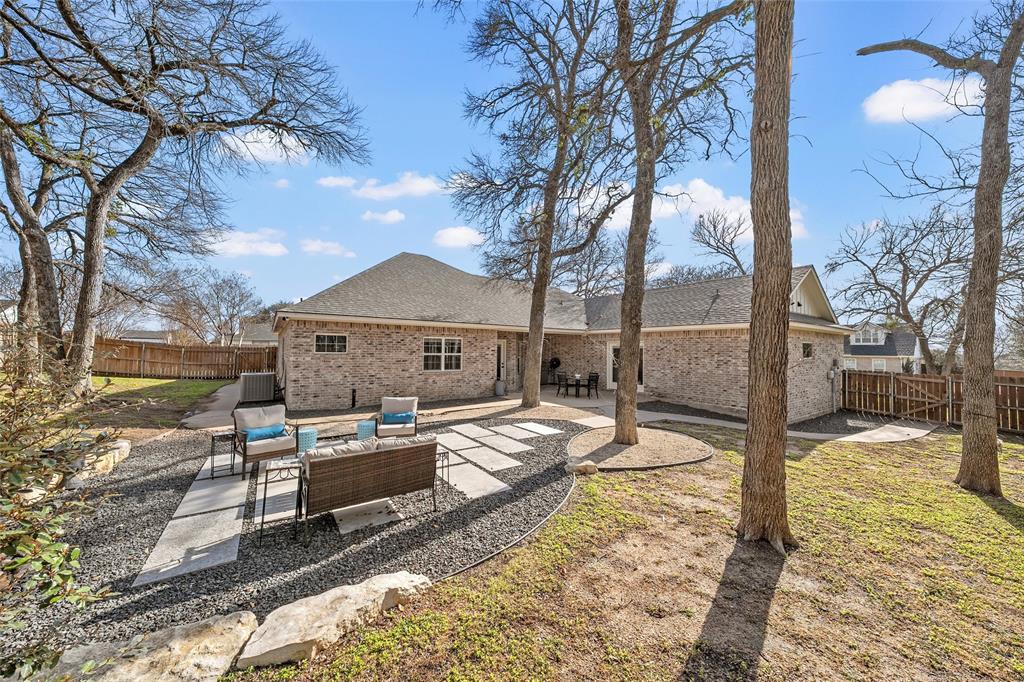 117 Lost Oaks Drive - Photo 1