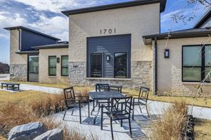 1701 Fountainview Drive - Photo 4
