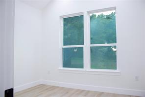2212 Lakeshore Lane - Photo 32