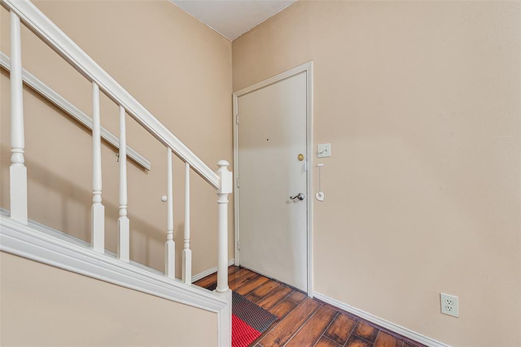 9801 Royal Lane - Photo 9