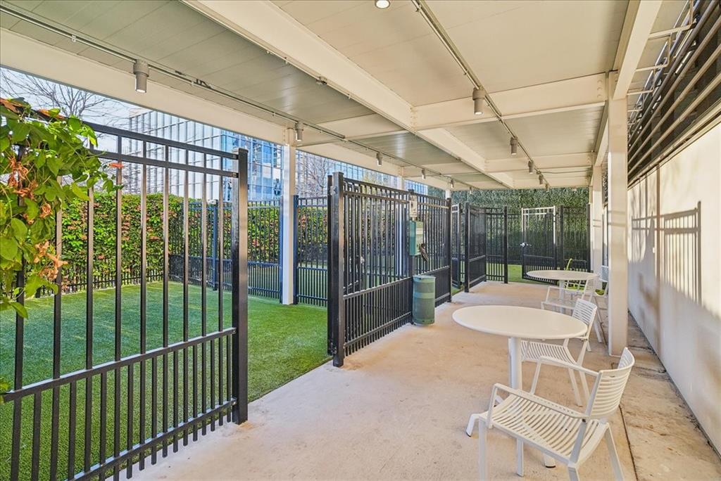 7901 Windrose Avenue - Photo 35