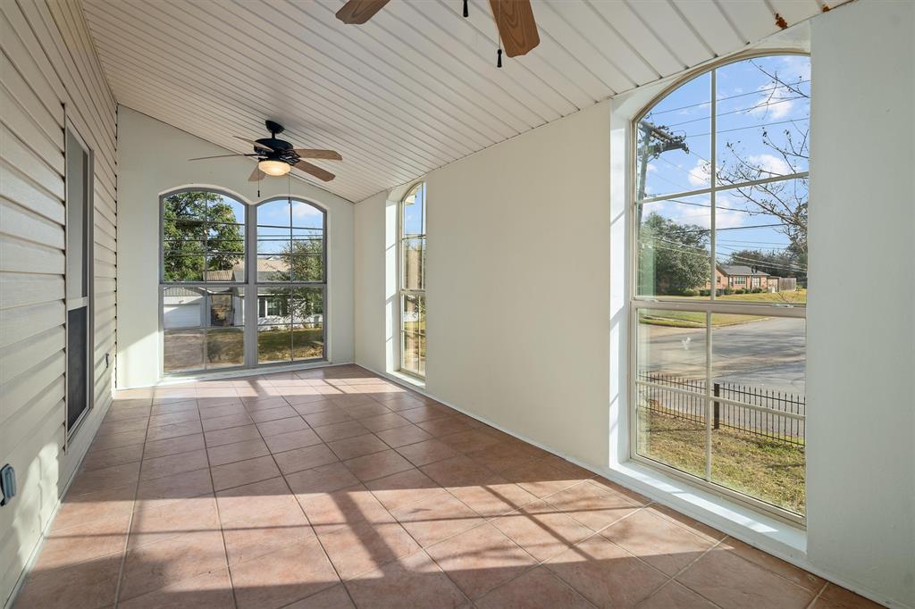 627 W 2nd Street - Photo 21