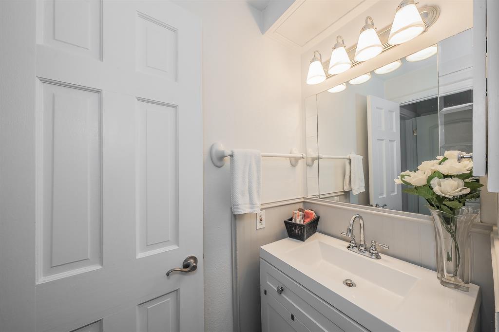 4415 Bellaire Drive S - Photo 11