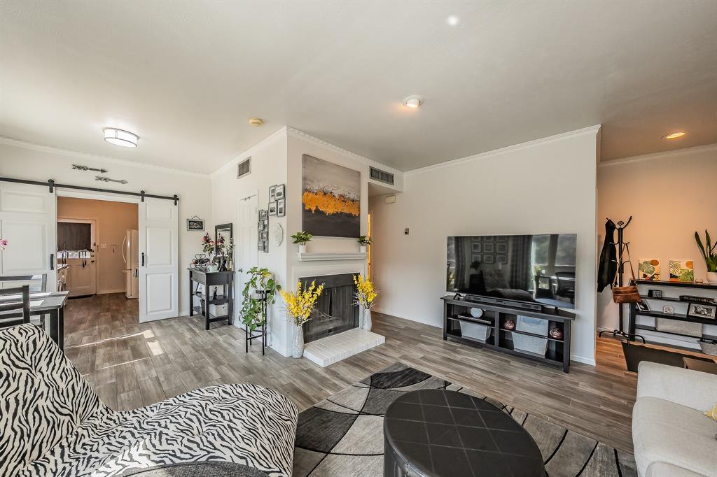 4415 Bellaire Drive S - Photo 4