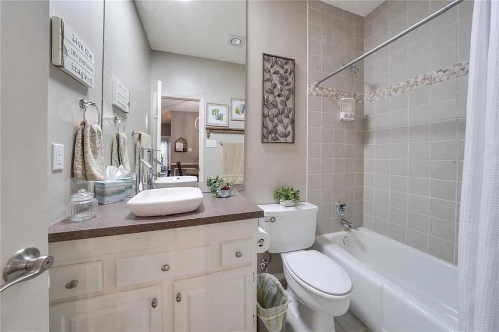 2164 Tanglewood Boulevard - Photo 9