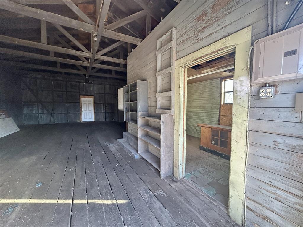 608 E College Street - Photo 12