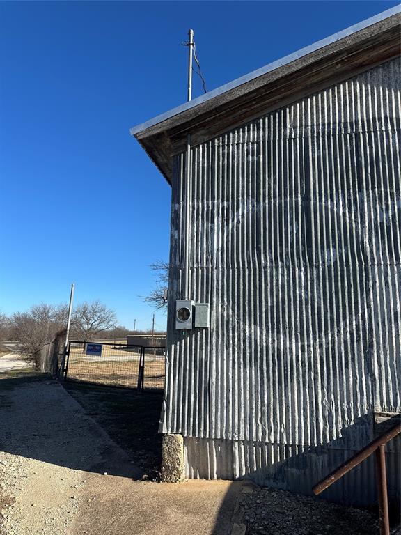 608 E College Street - Photo 14