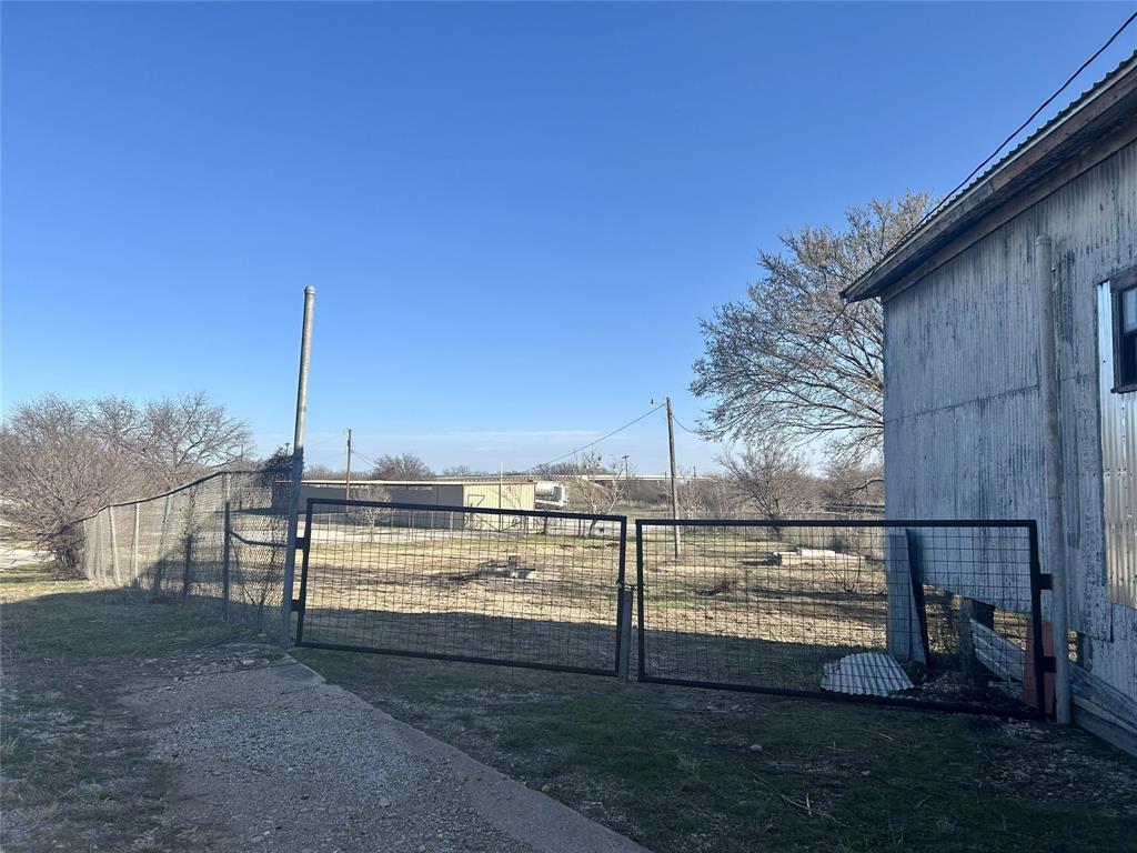 608 E College Street - Photo 17
