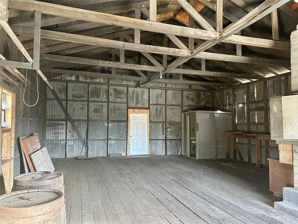 608 E College Street - Photo 5