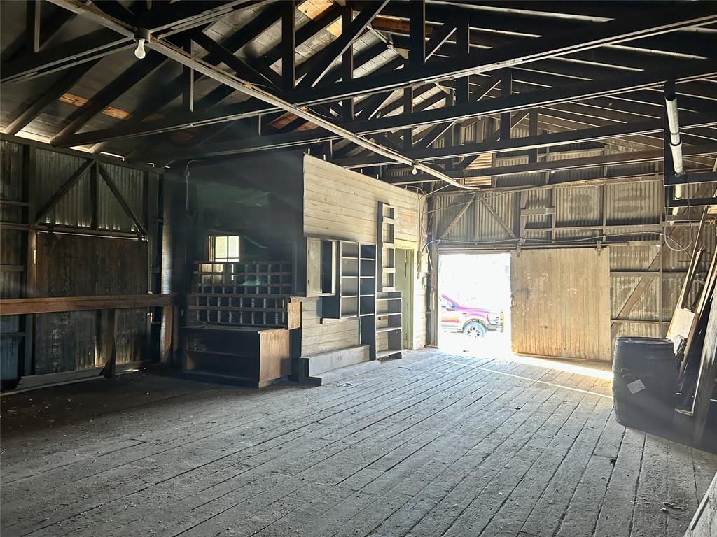 608 E College Street - Photo 6