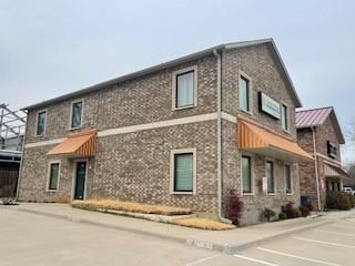 105 N Lakeview Drive - Photo 1