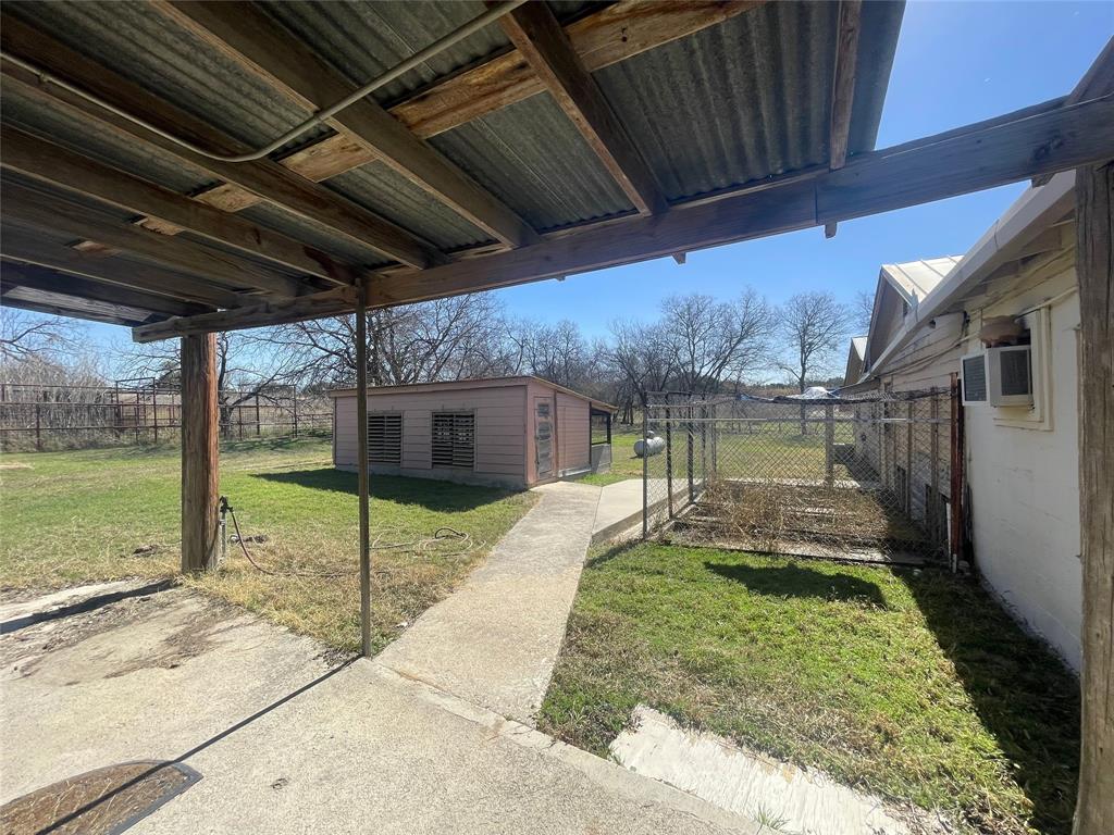 1312 N US Highway 281 - Photo 14