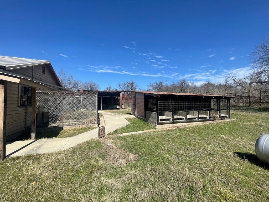 1312 N US Highway 281 - Photo 16