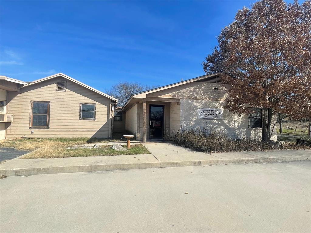 1312 N US Highway 281 - Photo 2