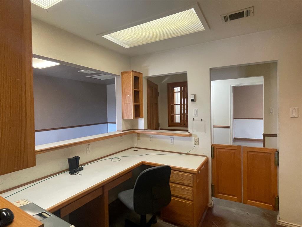 1312 N US Highway 281 - Photo 6