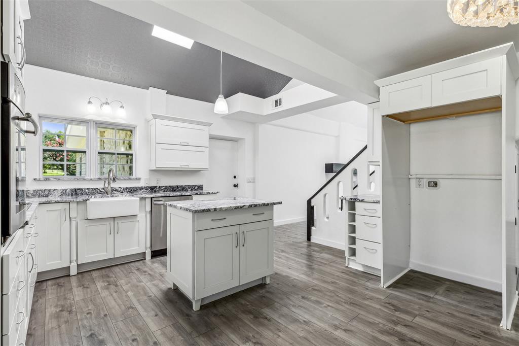 549 W Paloma Court - Photo 1