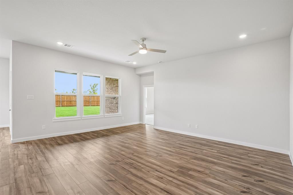 615 Landry Lane - Photo 3