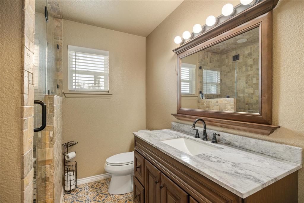 2720 N US 377 - Photo 15