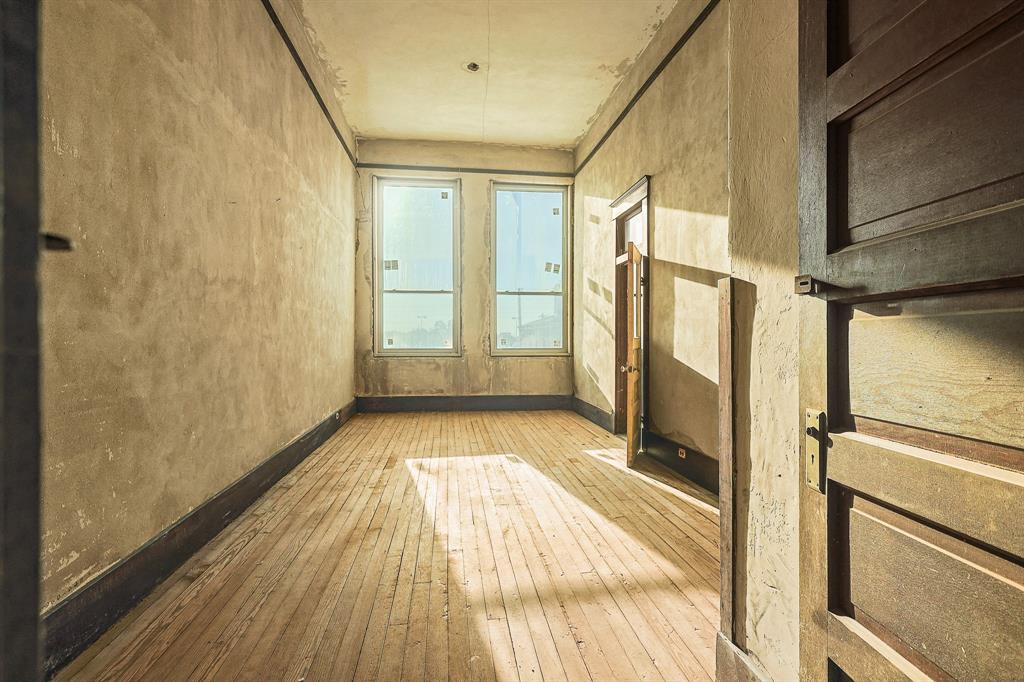 125 S Waco Street - Photo 29