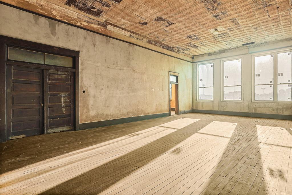 125 S Waco Street - Photo 32