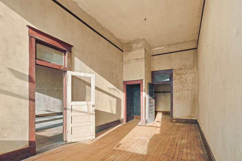125 S Waco Street - Photo 34