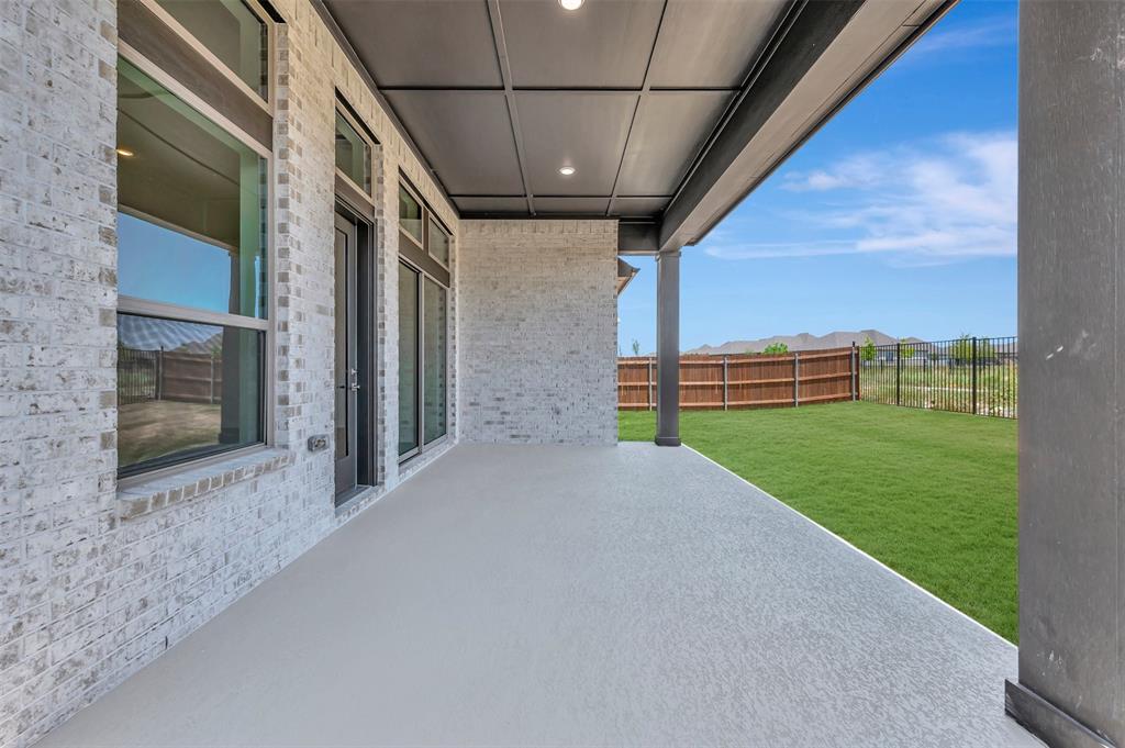 7829 Pondview Lane - Photo 3