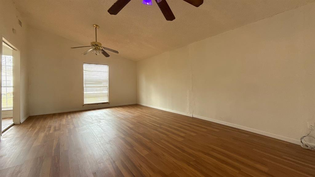 201 E Hubbard Street - Photo 13