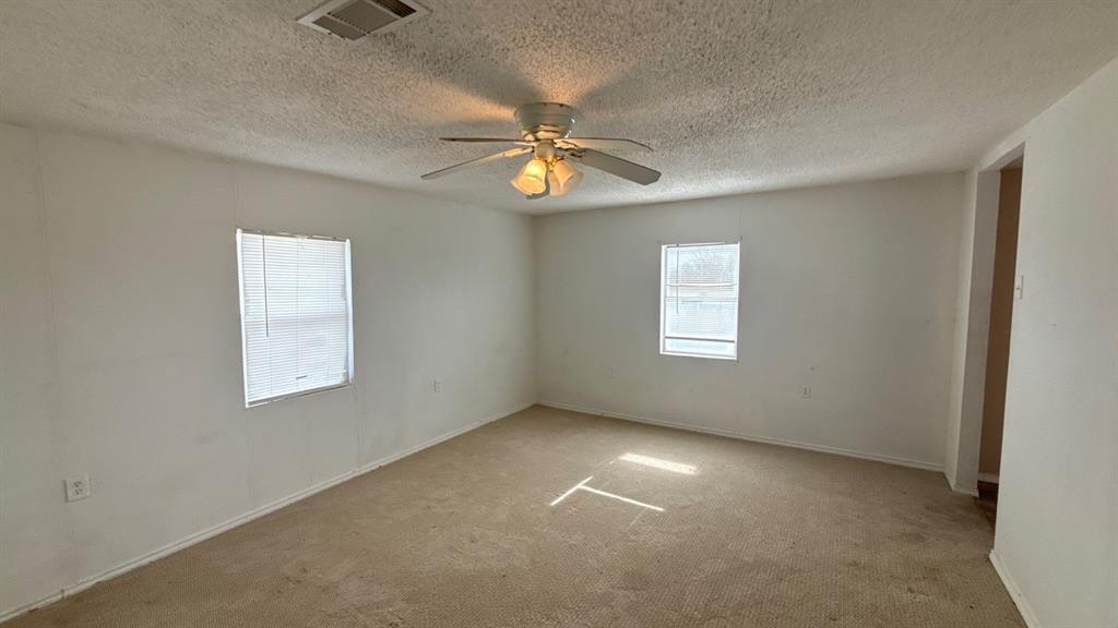 201 E Hubbard Street - Photo 14