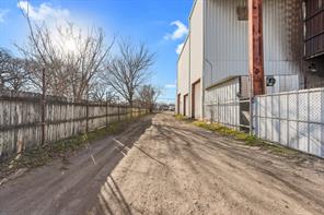 3900 S Peachtree Road - Photo 3