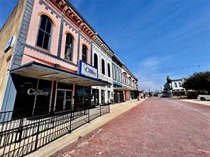 125 W Broadway Street - Photo 2