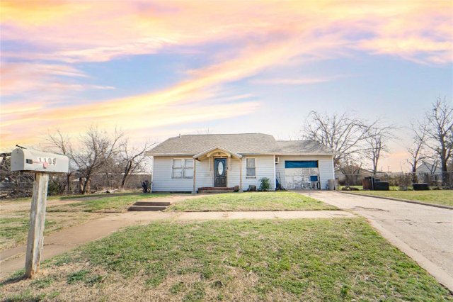 1109 W Elm Street