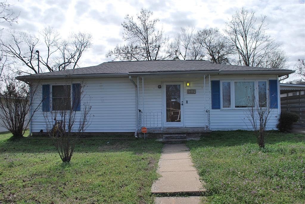 2604 W Johnson Street - Photo 1