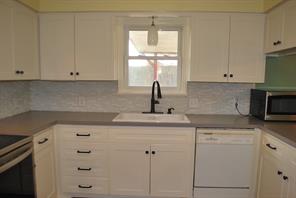 2604 W Johnson Street - Photo 20