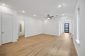 8725 Acorn Avenue - Photo 12