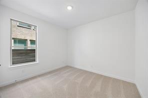 8725 Acorn Avenue - Photo 22