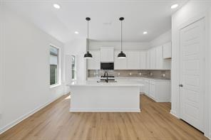 8725 Acorn Avenue - Photo 6