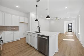 8725 Acorn Avenue - Photo 8