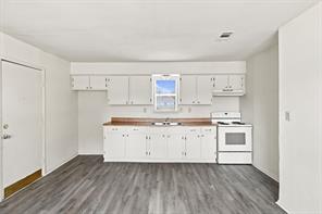1848 Coral Road - Photo 16