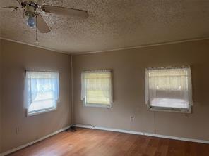 406 S Austin Street - Photo 11